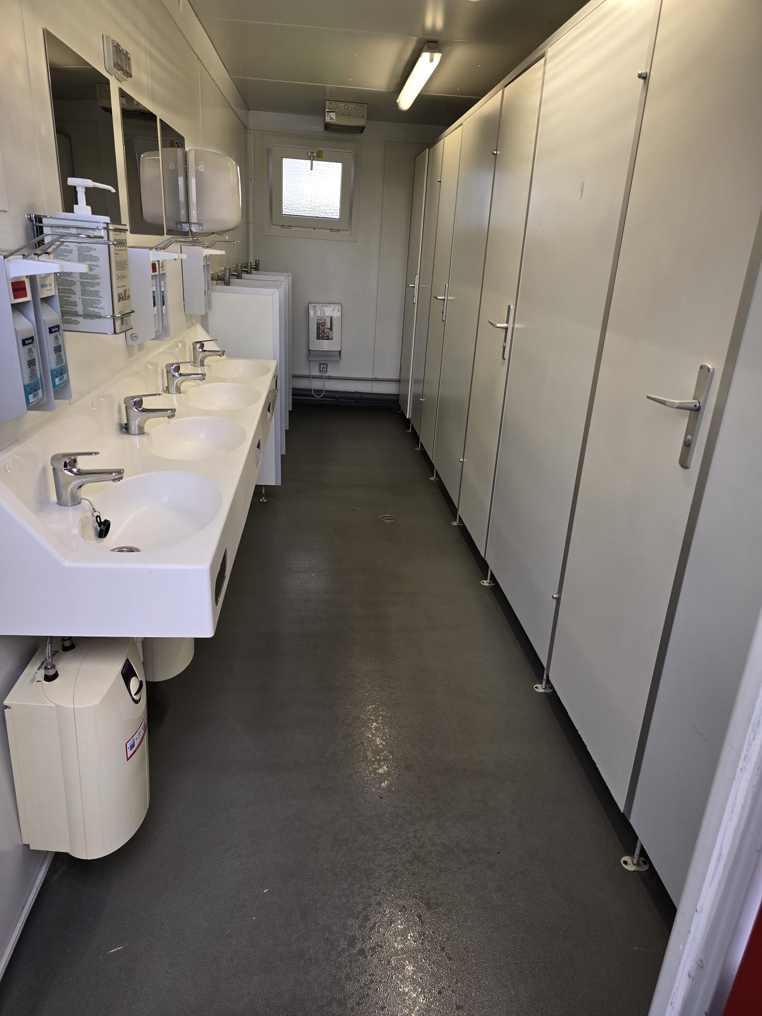 Schoonmaakproject bouwkeet