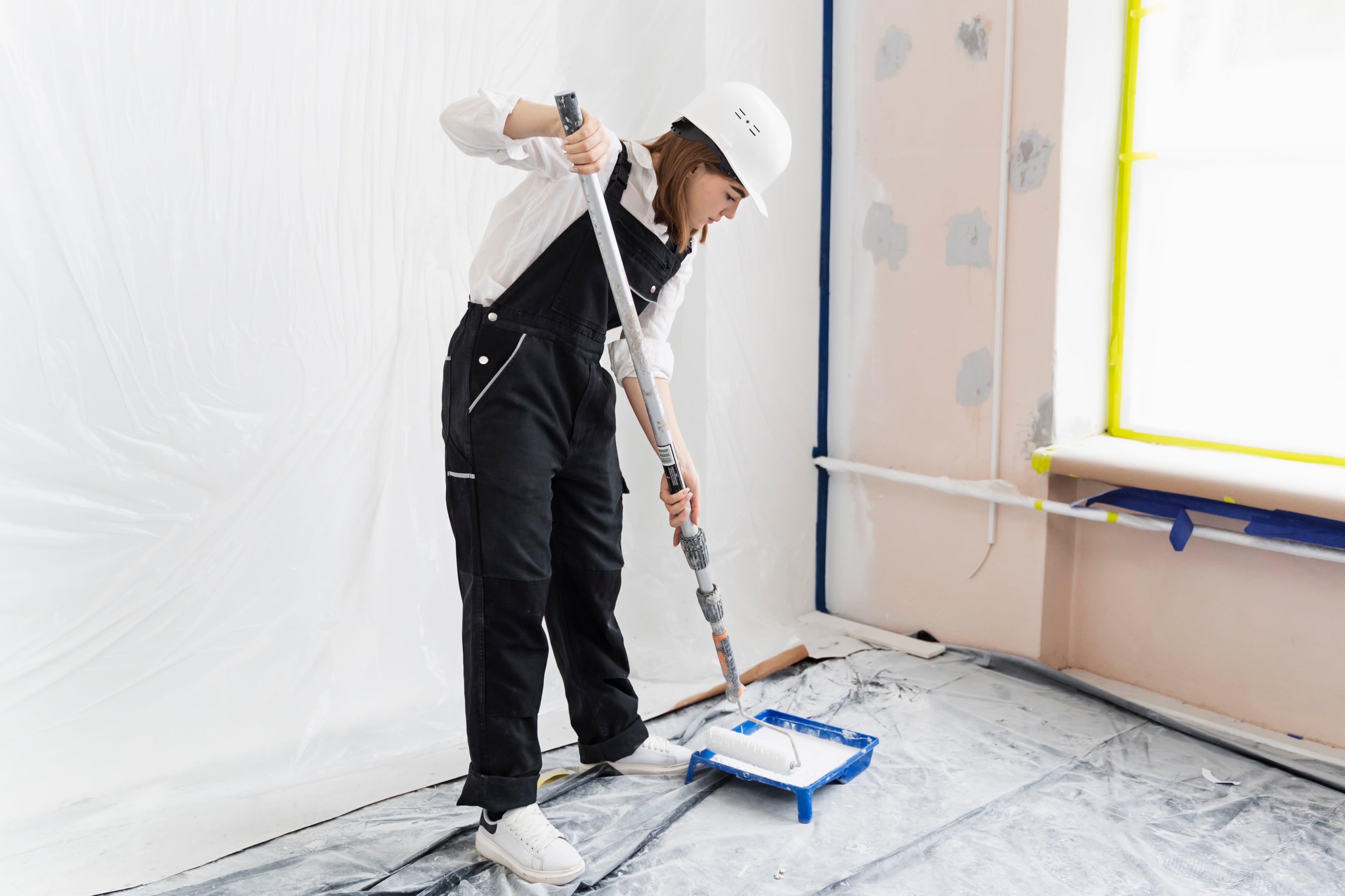 Vloer schoonmaken na schilderwerk en verbouwing